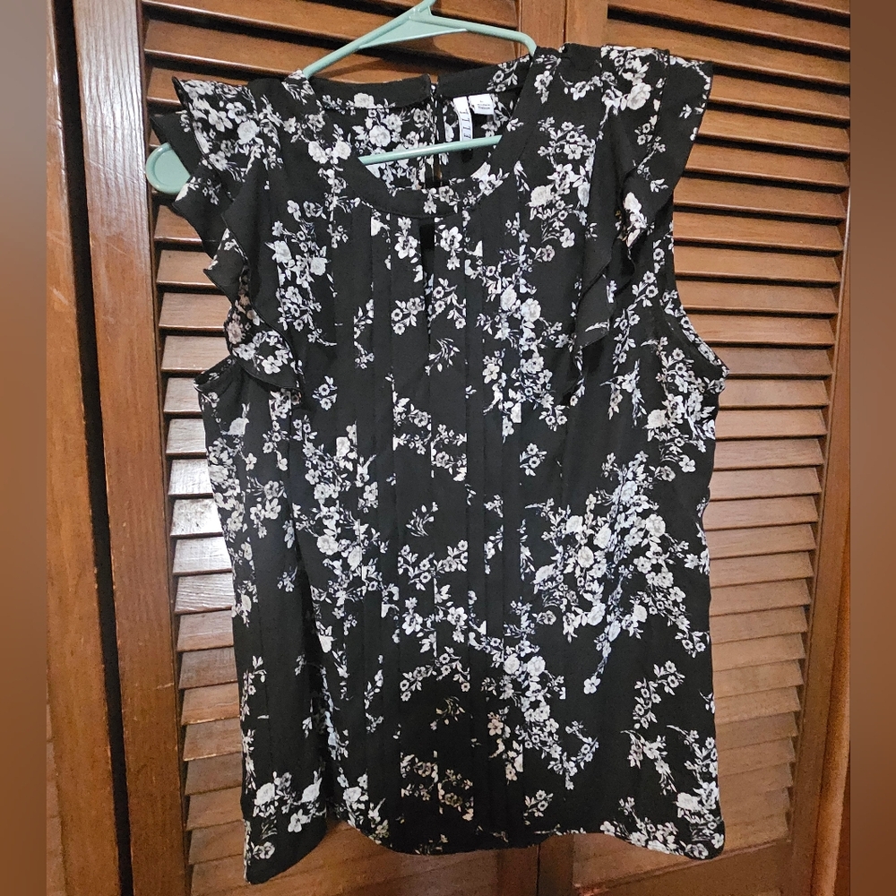 Elle Black and White Floral Print Sleeveless Blouse Workwear Chic Top